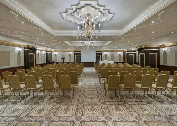 هتل الیت ورد تکسیم استانبول